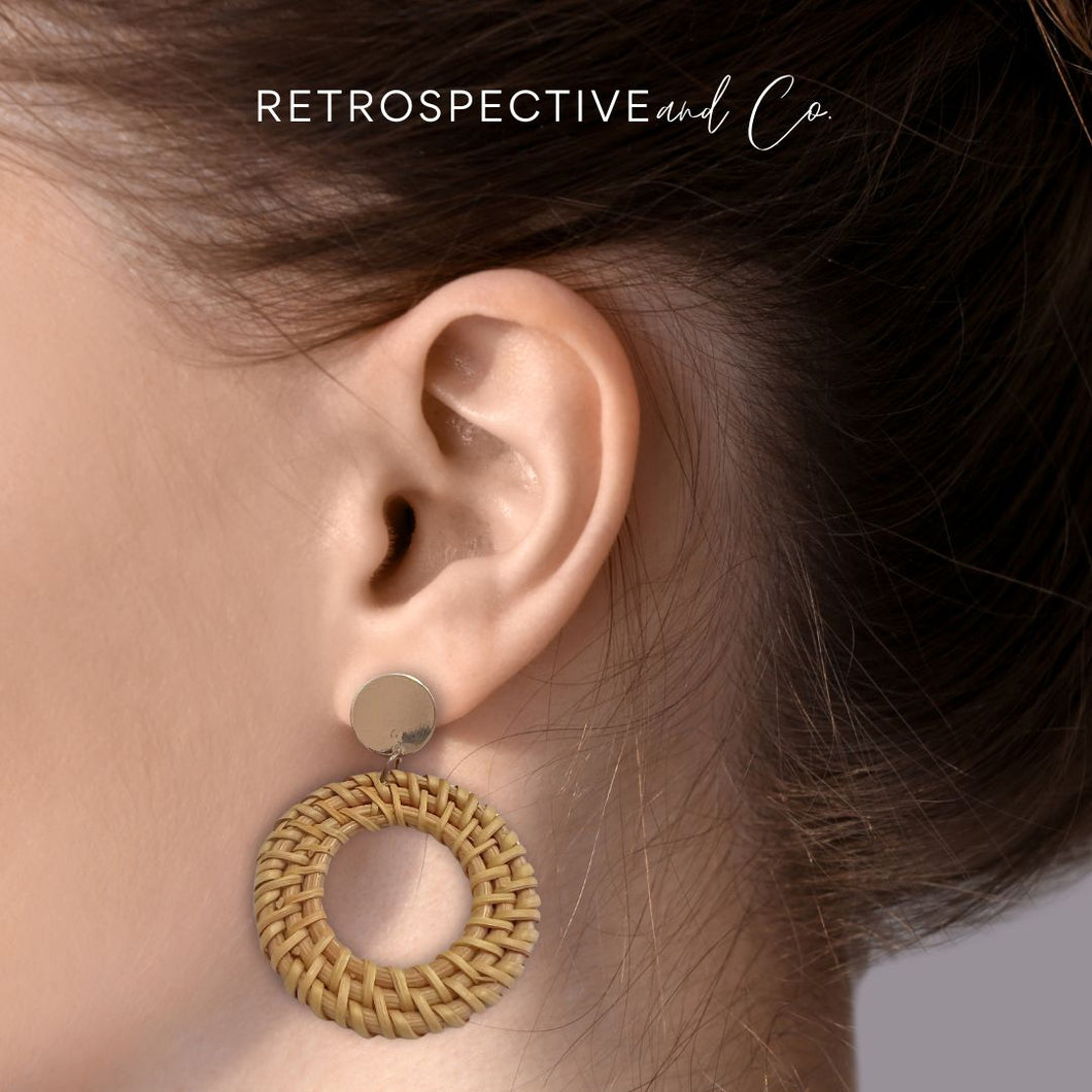 Round Beach Rattan Earrings [Natural]