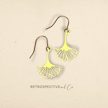 Load image into Gallery viewer, Delicate Ginko leaf dangle earrings [gold]
