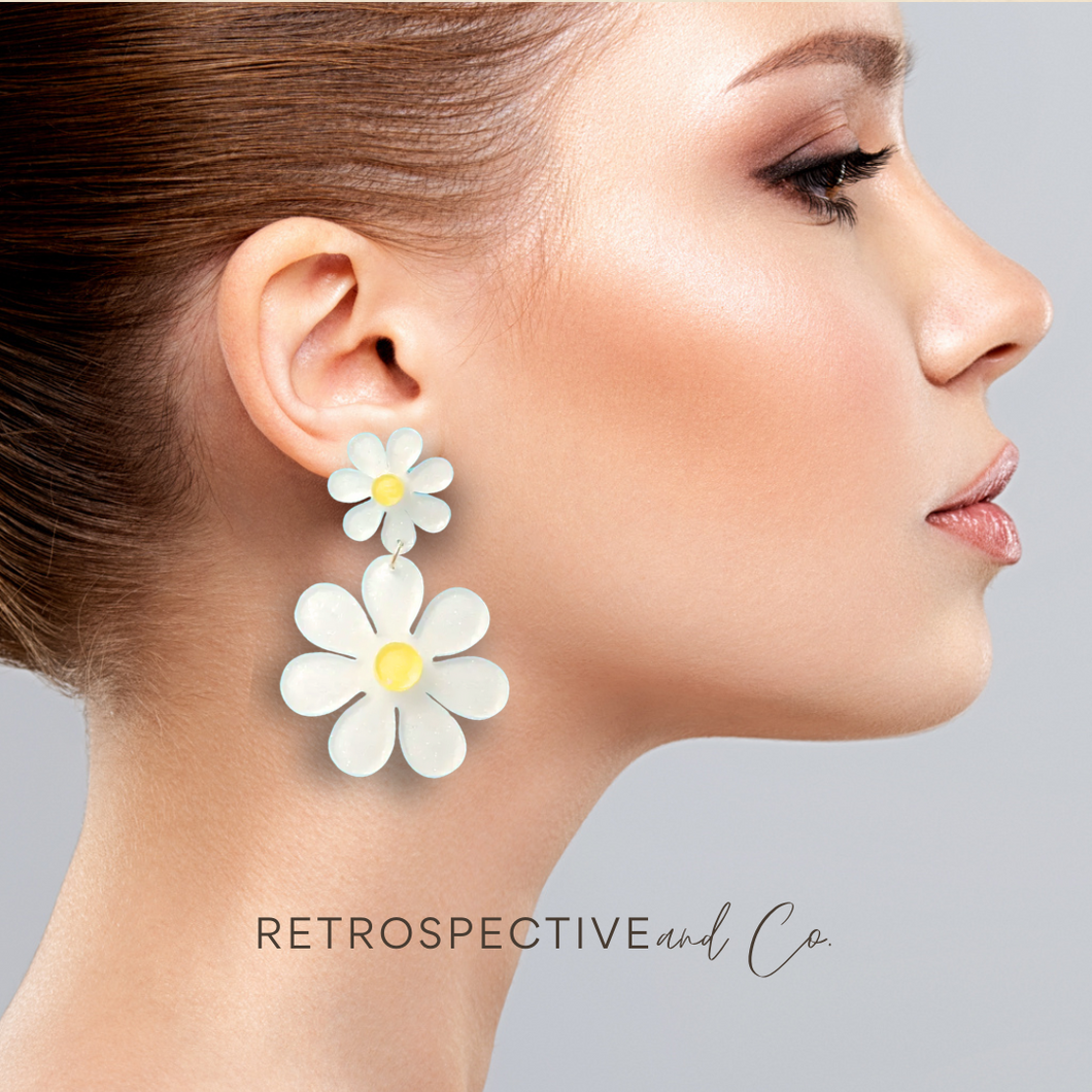 Retro Daisy dangle earrings [white]