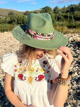 Load image into Gallery viewer, Taite Embroidered Folk Smock [White]
