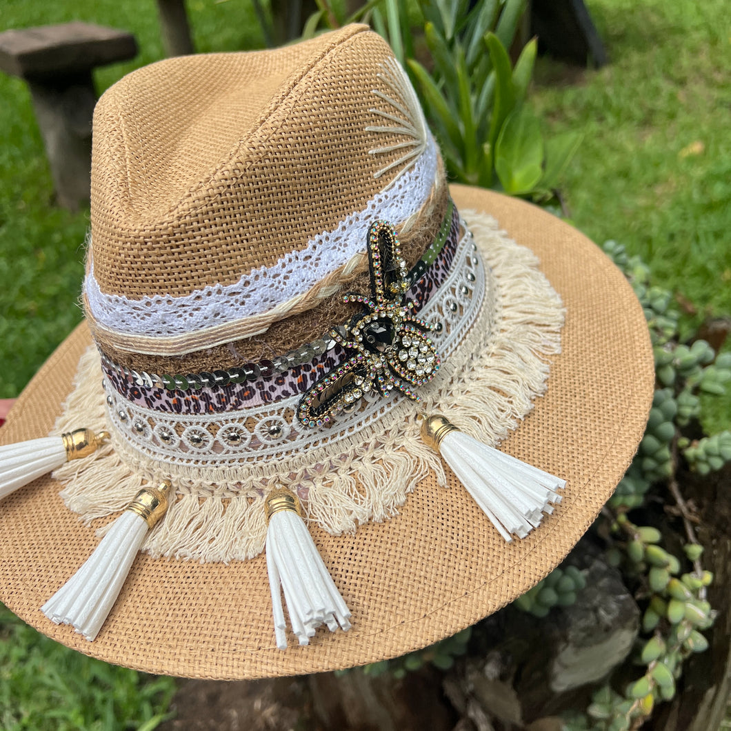 Dizzy Bee Panama Hat [biscuit]