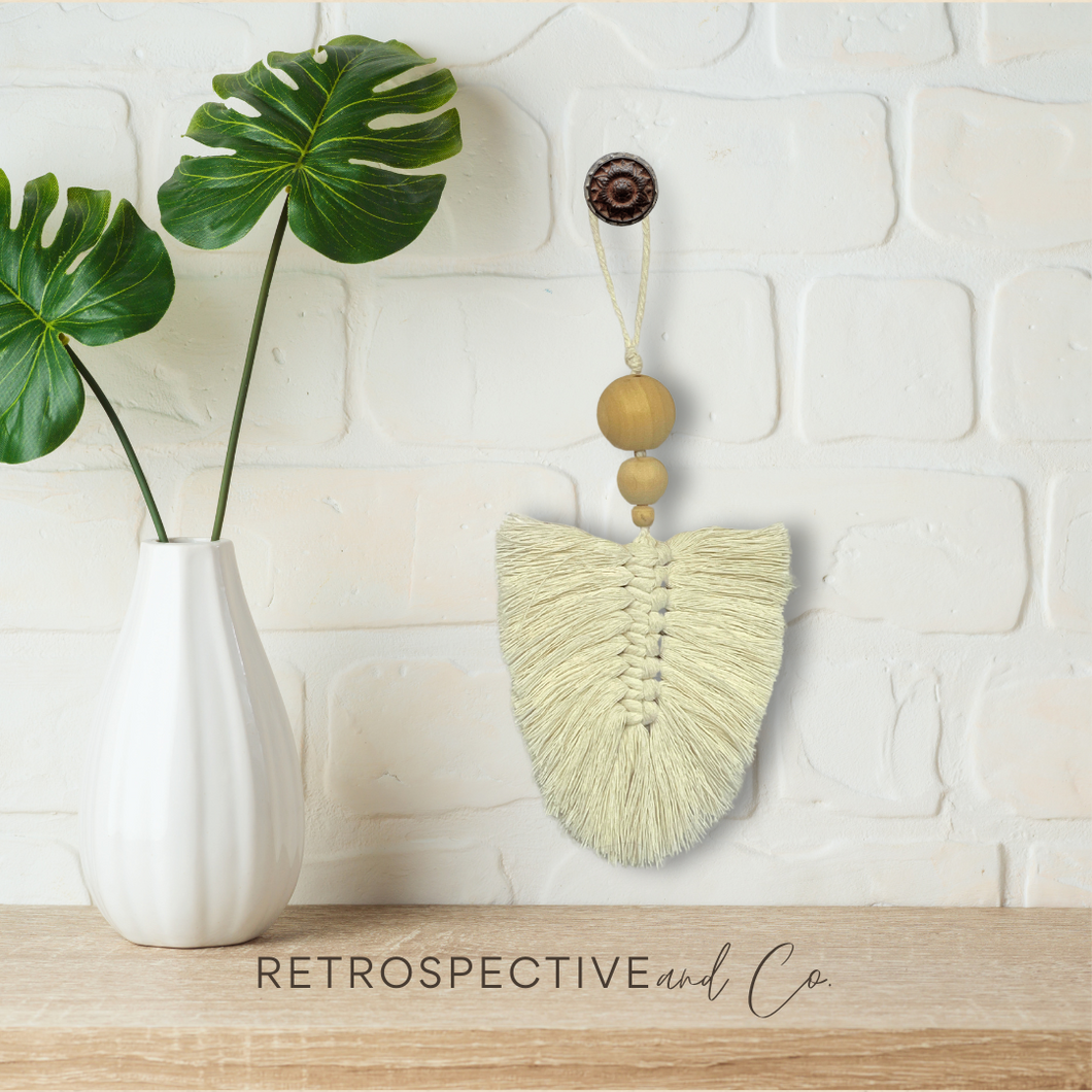 Macrame Leaf and bead Wall Decoration [cream]