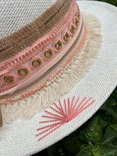 Load image into Gallery viewer, Komodo Island Panama Hat [cream]
